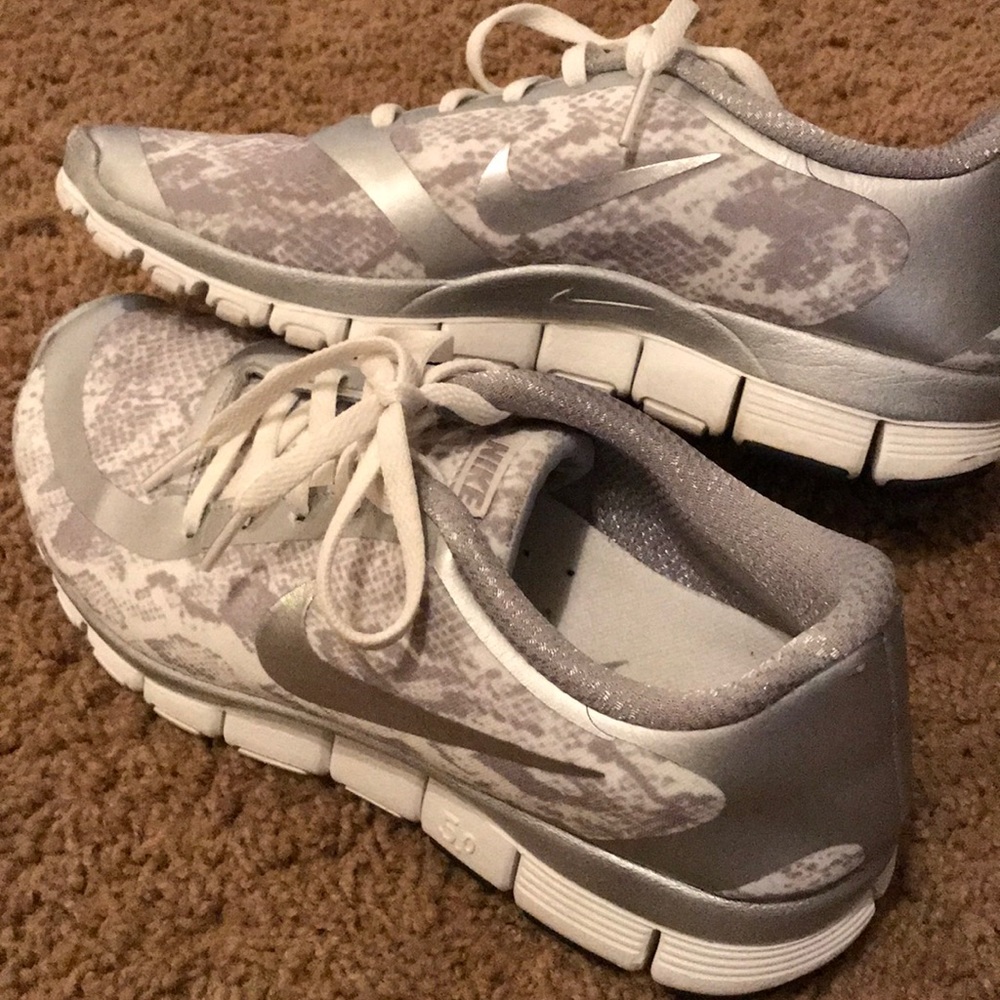 Nike tennis shoes